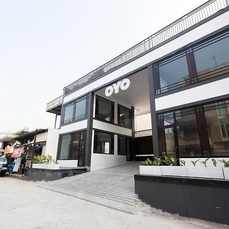 Oyo 1310 Urban Residence Jakarta Bagian luar foto