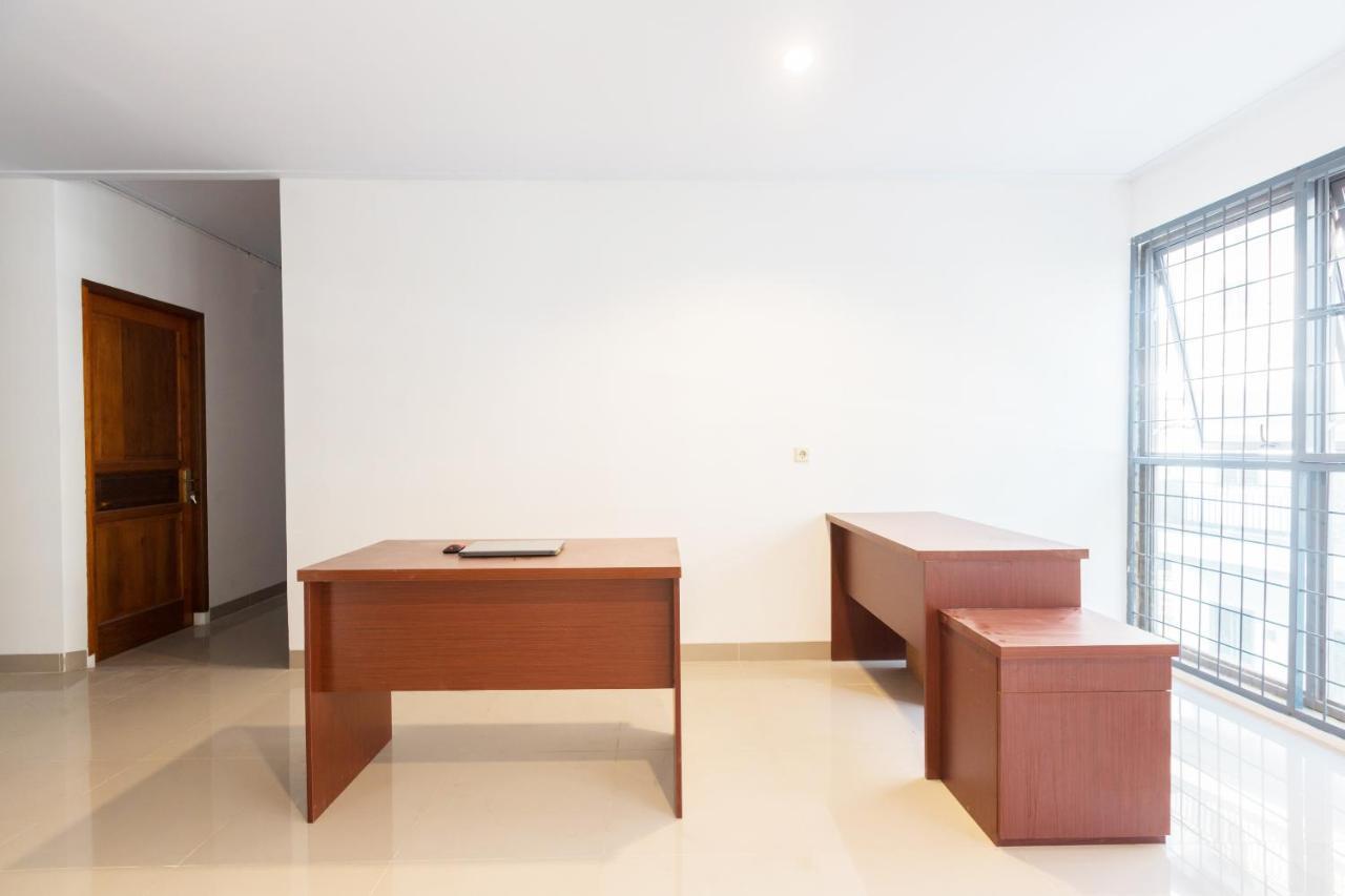 Oyo 1310 Urban Residence Jakarta Bagian luar foto