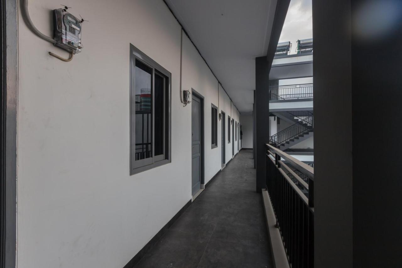 Oyo 1310 Urban Residence Jakarta Bagian luar foto