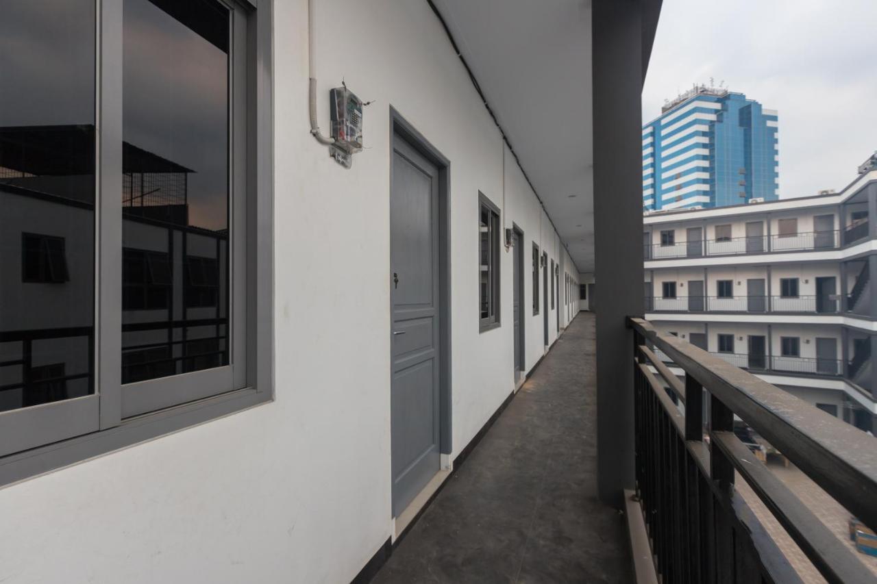 Oyo 1310 Urban Residence Jakarta Bagian luar foto