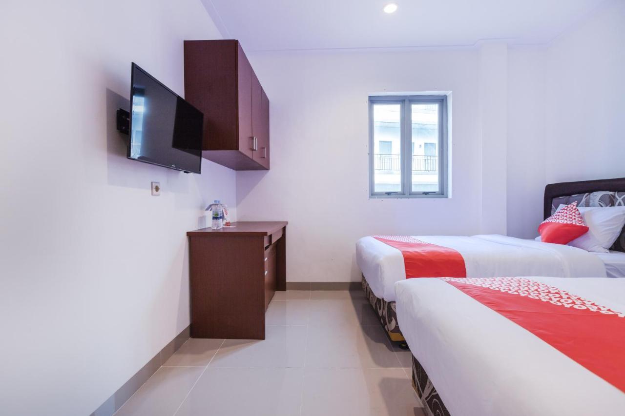 Oyo 1310 Urban Residence Jakarta Bagian luar foto