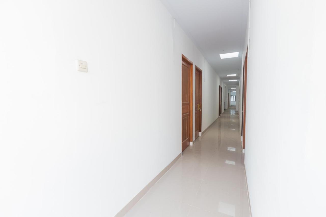 Oyo 1310 Urban Residence Jakarta Bagian luar foto